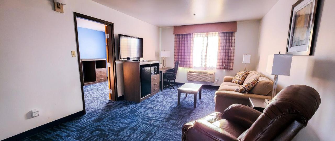 Helena Inn - Airport Luaran gambar