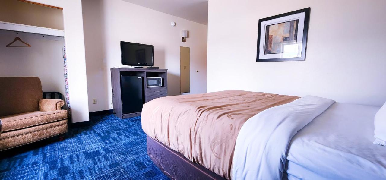 Helena Inn - Airport Luaran gambar